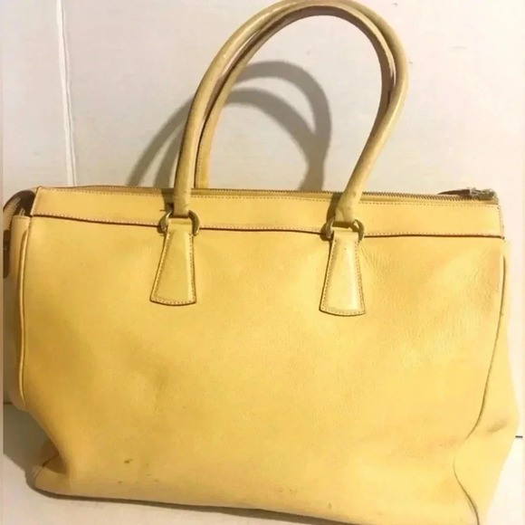 Salvatore Ferragamo yellow/ beige leather satchel handbag - Picture 4 of 11